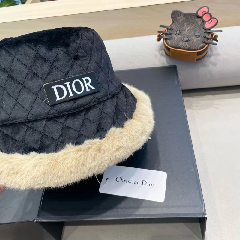 CHRISTIAN DIOR